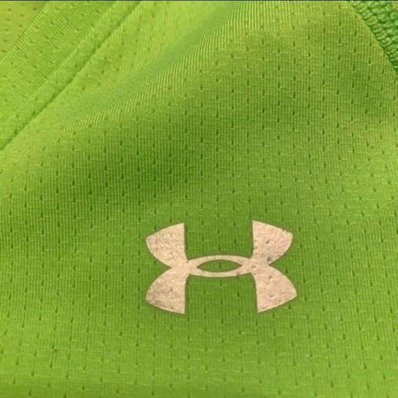 Under Armour HeatGear Women’s Small Neon Green Athletic Tee - Picture 3 of 6